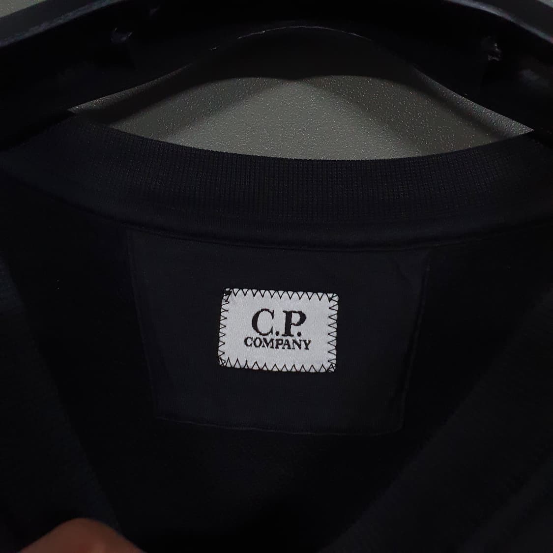 씨피컴퍼니 신형 22FW 디아고날 플리스 로고 맨투맨 스웻셔츠 블랙 XL 상품이미지6