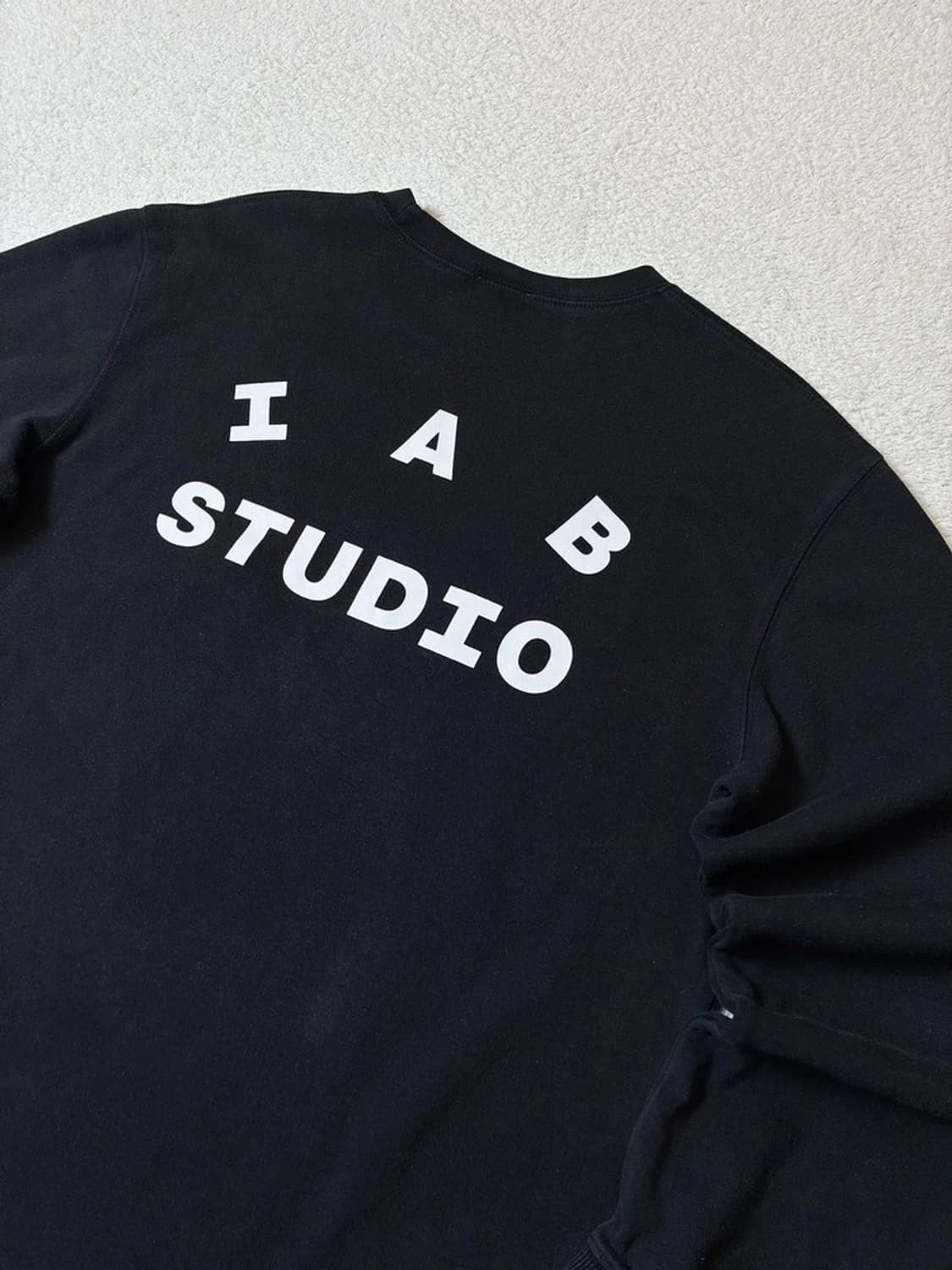 아이앱스튜디오 오버핏 헤비코튼 빅프린팅 맨투맨 PN6936 상품이미지2