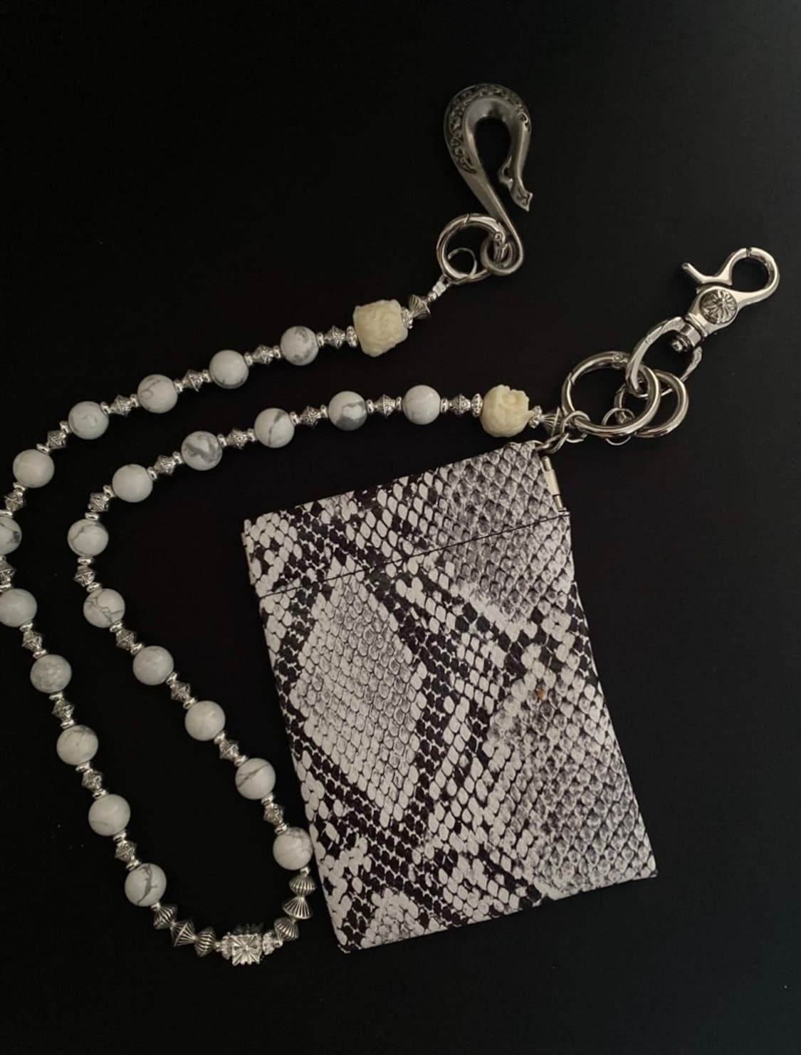 White Stone Key Chain 상품이미지1