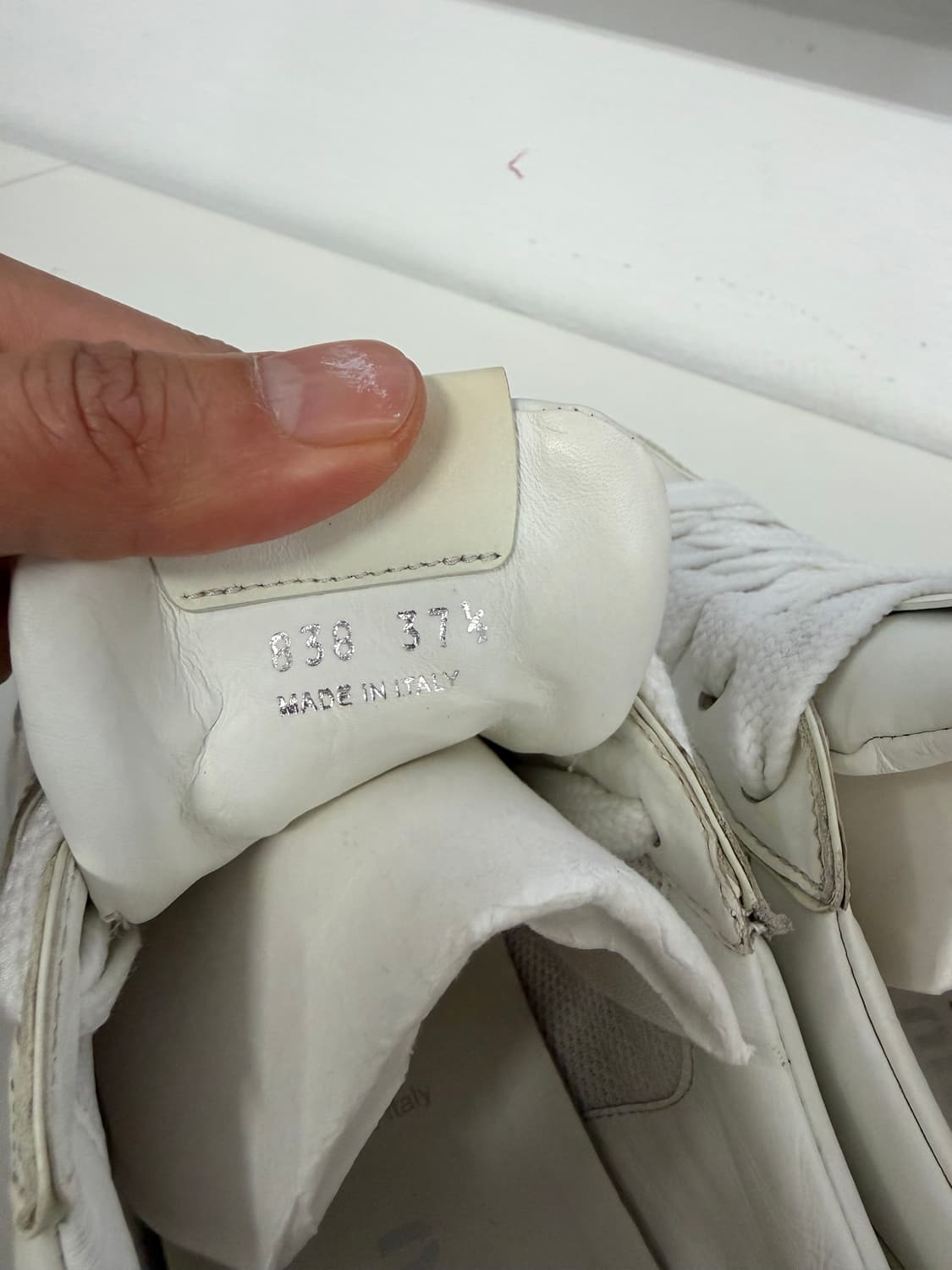 정품) 미우미우 로고 레더 스니커즈 37.5  상품이미지9