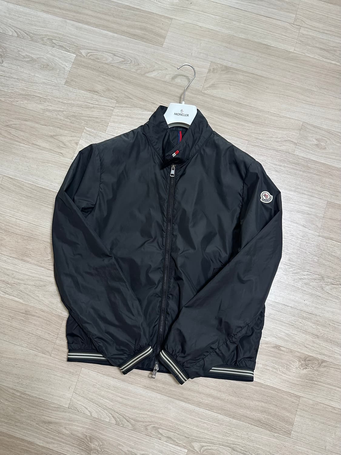 몽클레어 바람막이 자켓 상품이미지1