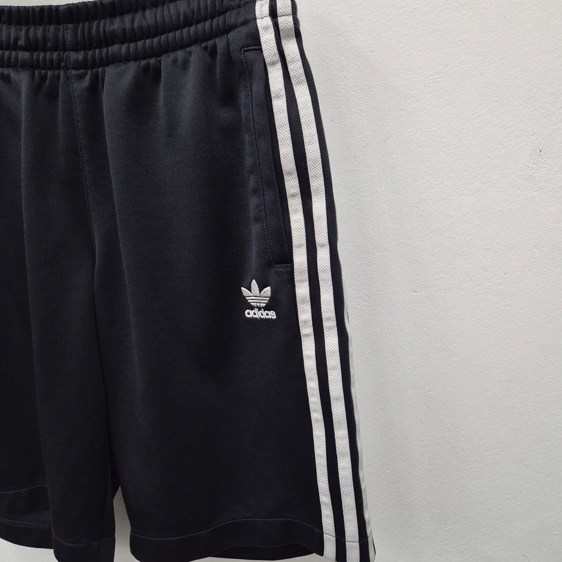 아디다스 아디컬러 클래식 반바지 M 상품이미지2
