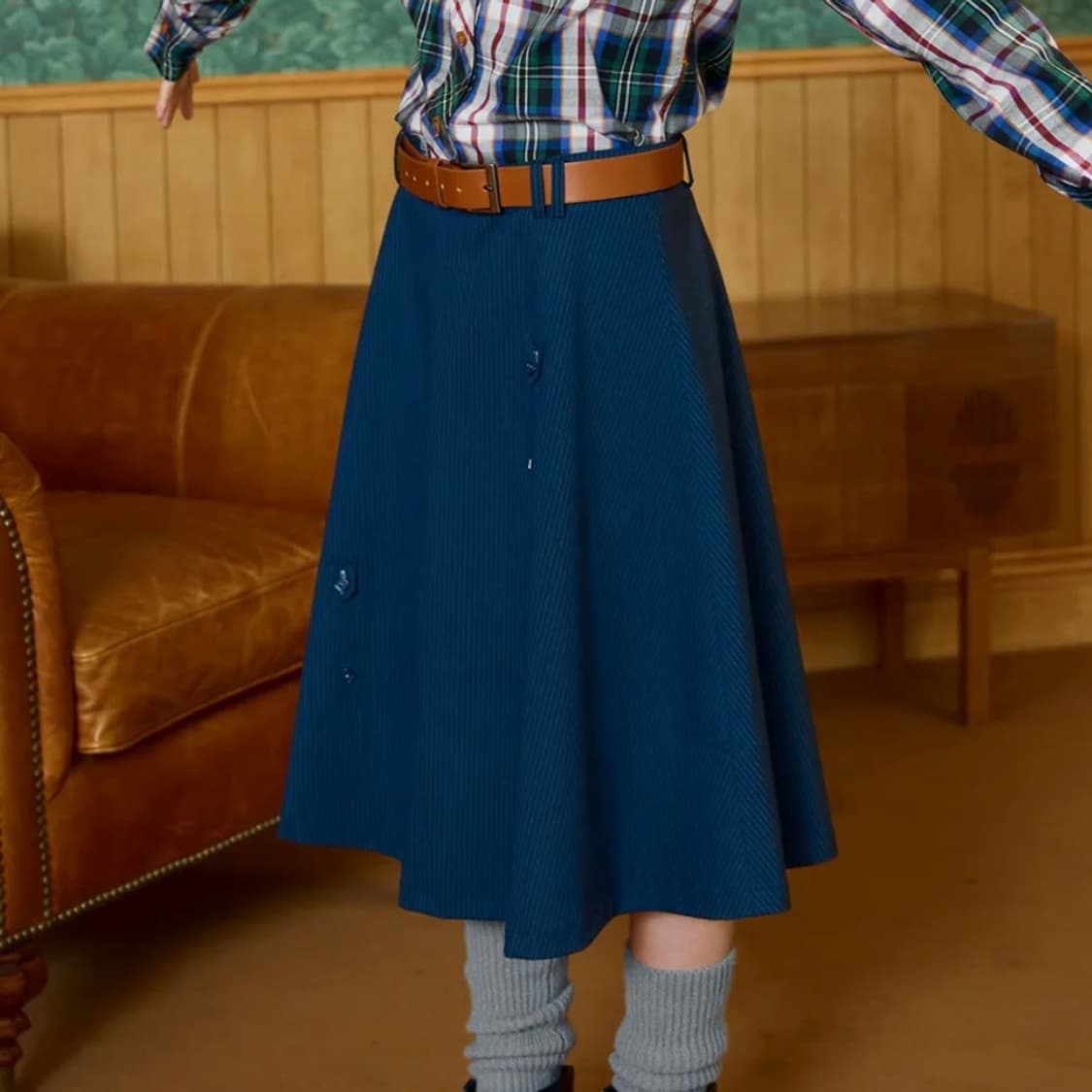 헤레틱 BUTTON FLARED SKIRT (Navy) 상품이미지3
