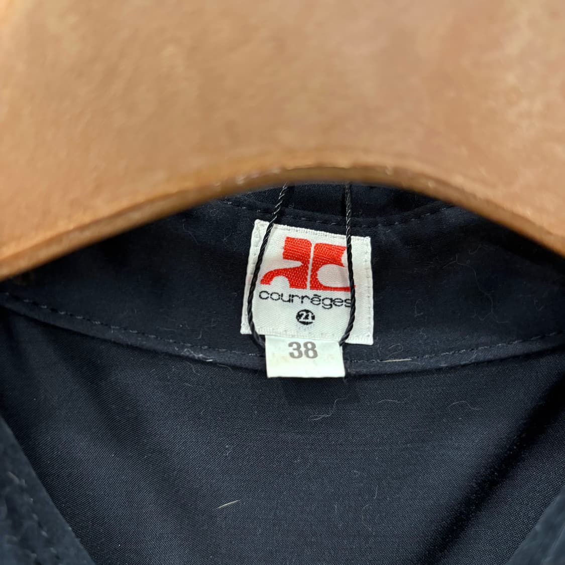 꾸레쥬 5부 오픈 카라 미디 원피스 플랩 포켓 디테일 H라인 블랙 상품이미지7