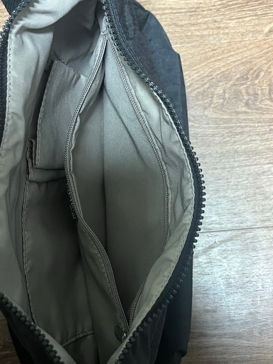 키플링 아이젤라 크로스백 상품이미지3