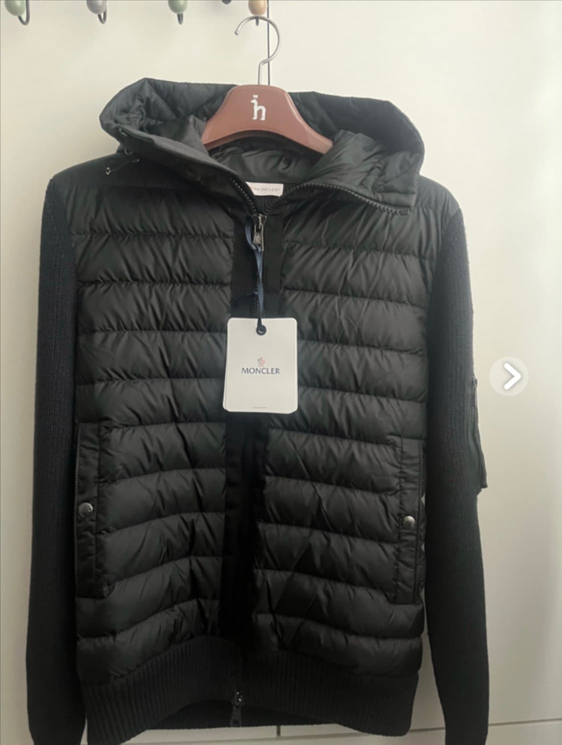 (새상품)24년식 몽클레어 김현우 니트패딩L팝니다 상품이미지1