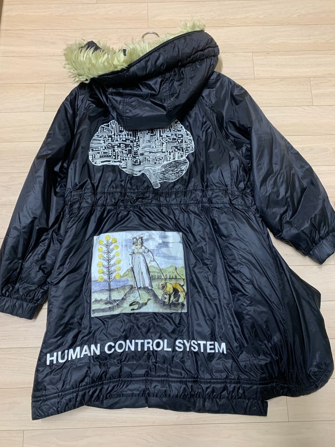 언더커버 17fw 휴먼컨트롤 시스템 빅 블랙 다운 모즈코트 상품이미지3