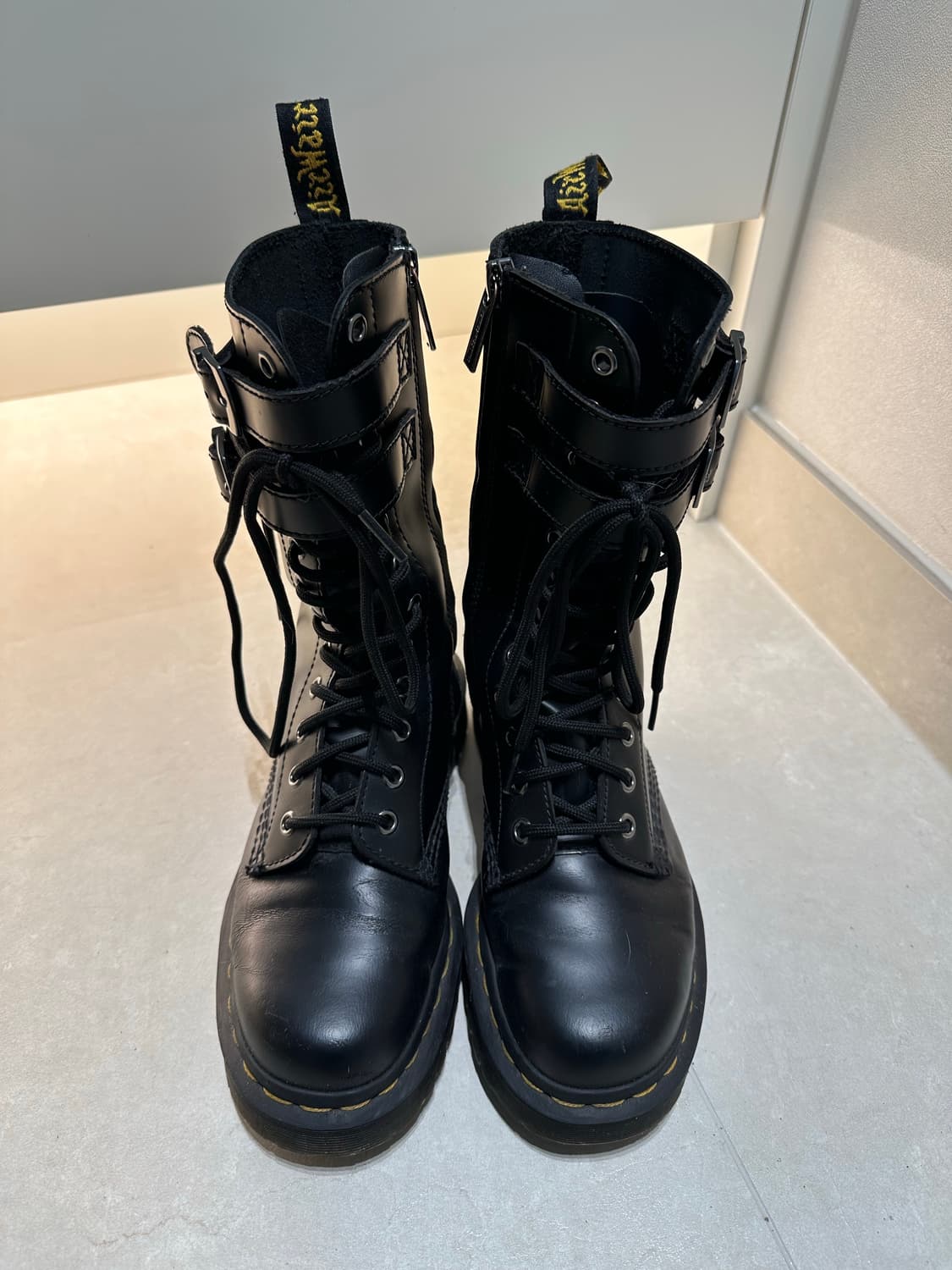 닥터마틴 버클 레이스업 부츠 상품이미지2