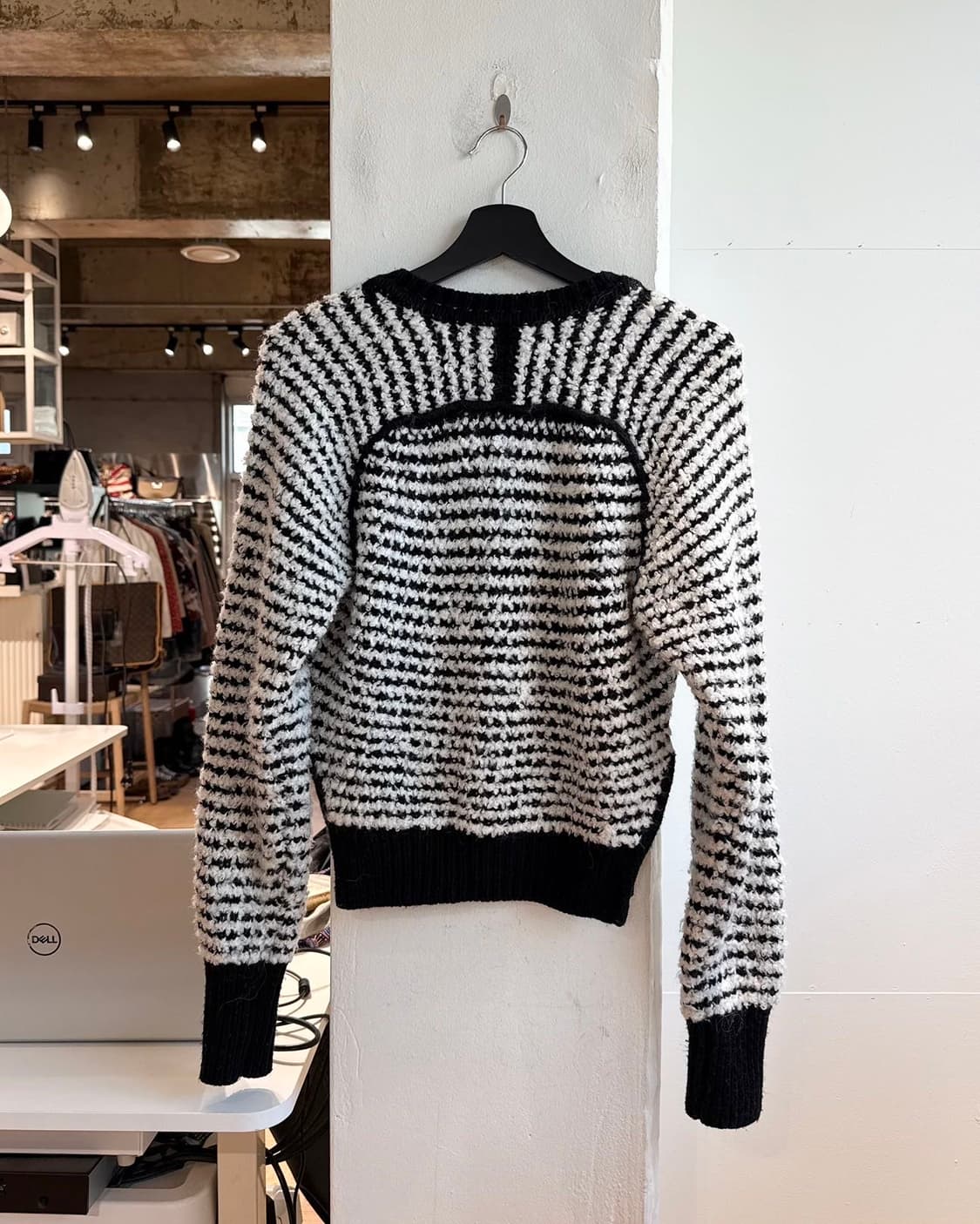 이자벨 마랑 블랙 스트라이프 알파카 니트  상품이미지7