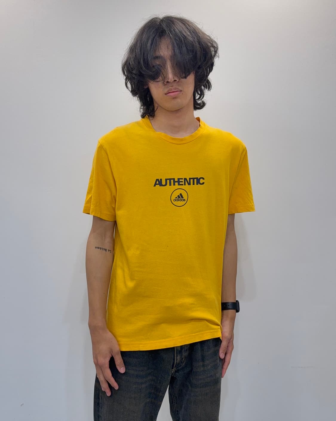 아디다스 AUTHENTIC 로고 반팔 티셔츠 상품이미지5