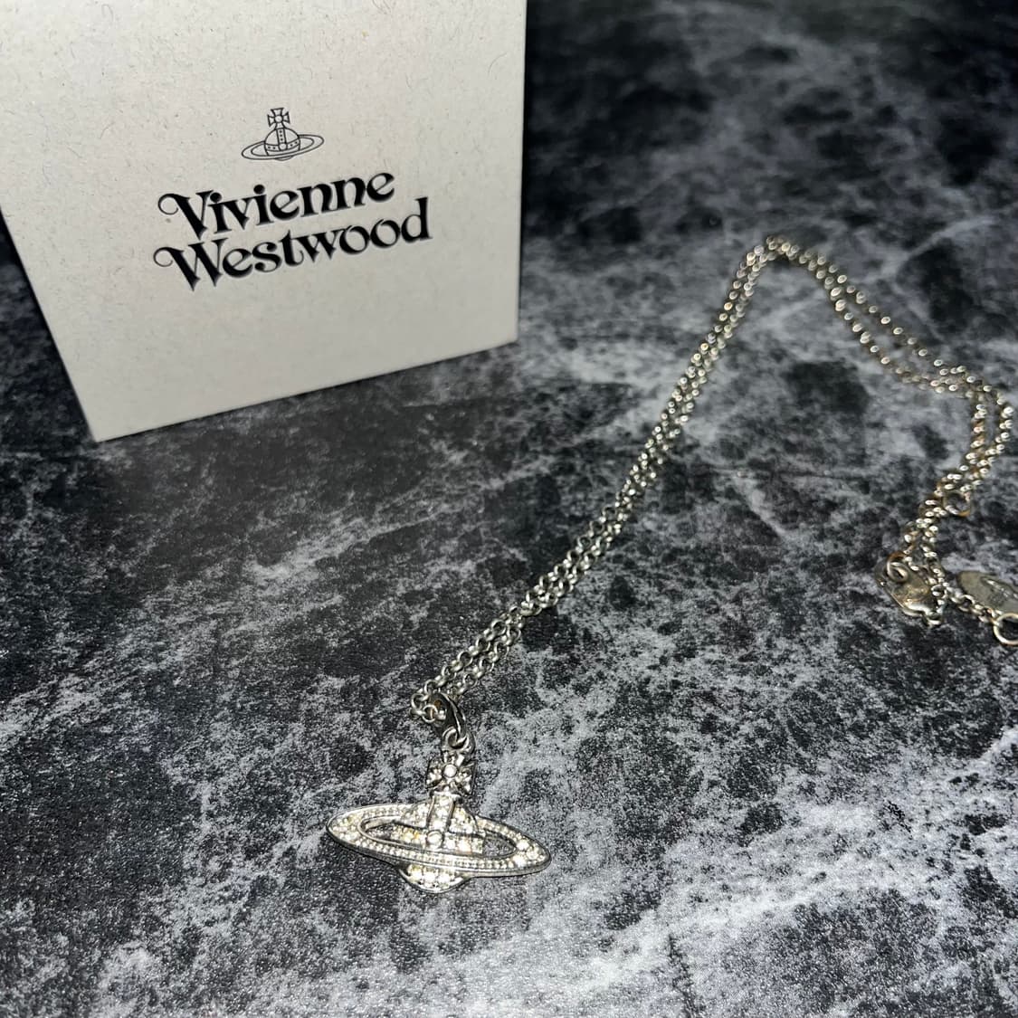 [Vivienne Westwood]비비안웨스트우드 릴리프 목걸이(실버) 상품이미지2