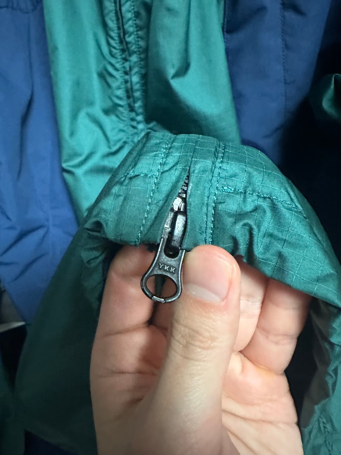 노스페이스 퍼플라벨 마운틴 윈드 파카 바람막이 팝니다. 상품이미지3