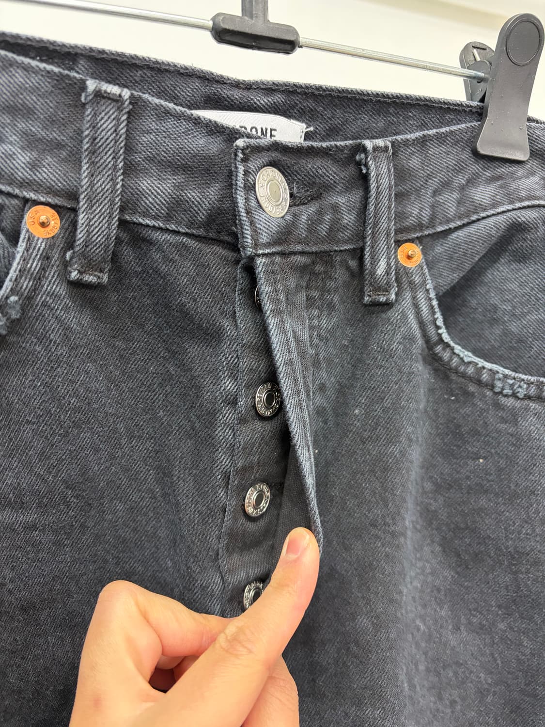 RE/DONE 리던 하이라이즈 블랙 루즈 데님 상품이미지4