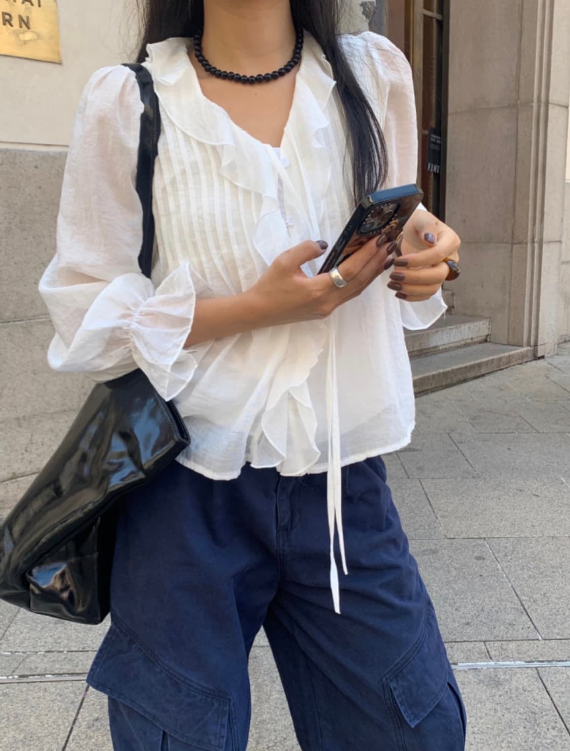 프릴 러플 셔링 화이트 블라우스 팔아요 상품이미지1