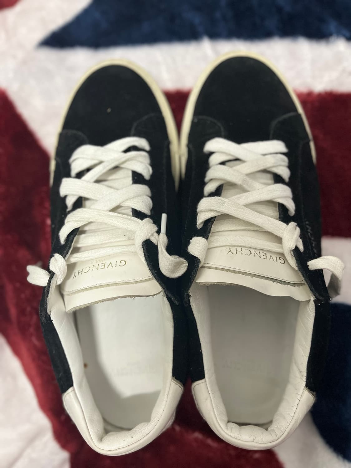 지방시 블랙 스웨이드 스니커즈 42(275~280) 상품이미지3