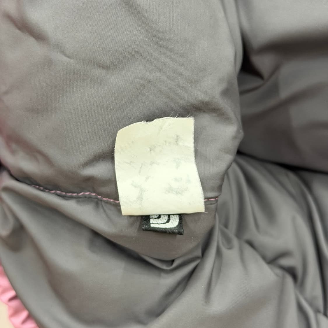 노스페이스 해외판 희귀 우먼스 딸기우유 핑크 눕시700 숏패딩 XL 상품이미지6