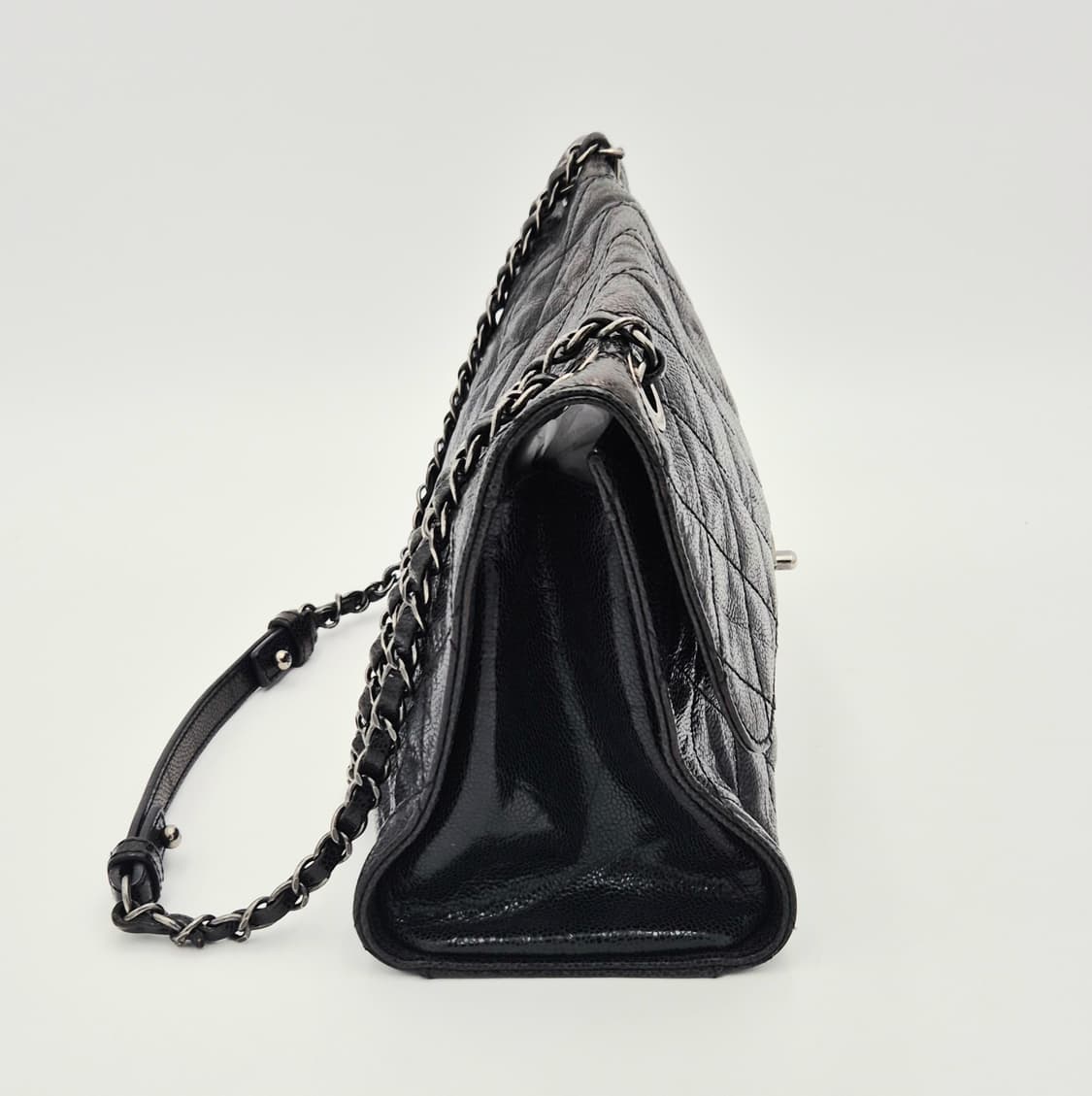 
샤넬 CC 크레이브 빈티지 글레이즈드 캐비어 클래식백 라지
 상품이미지3