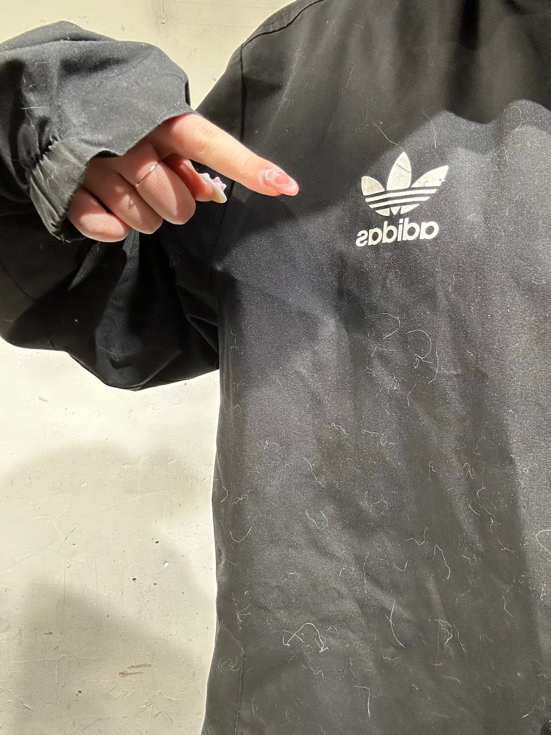 아디다스 블랙 화이트 로고 오버핏 자켓 100 상품이미지4