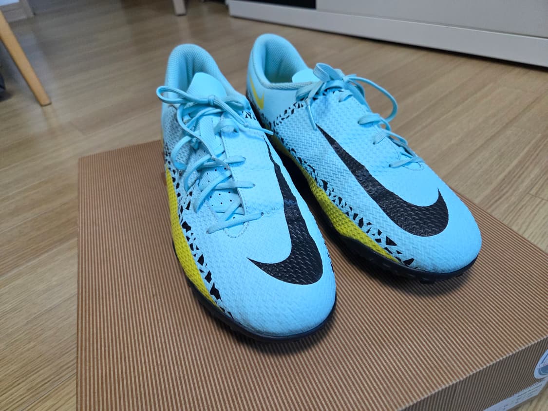 나이키 팬텀 GT2 클럽 TF 풋살화 상품이미지2