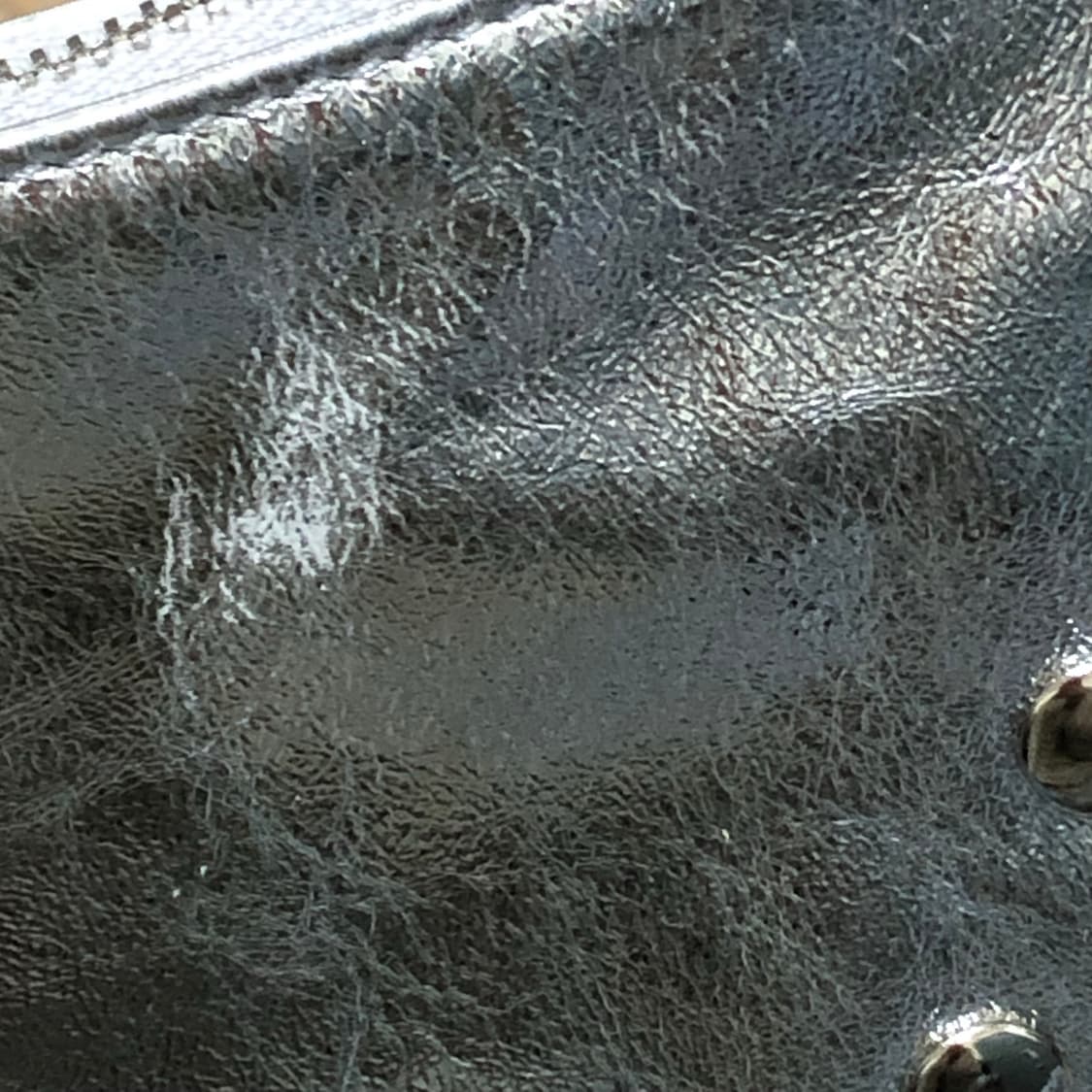 마뗑킴 stud leather shoulder bag in silver 상품이미지8