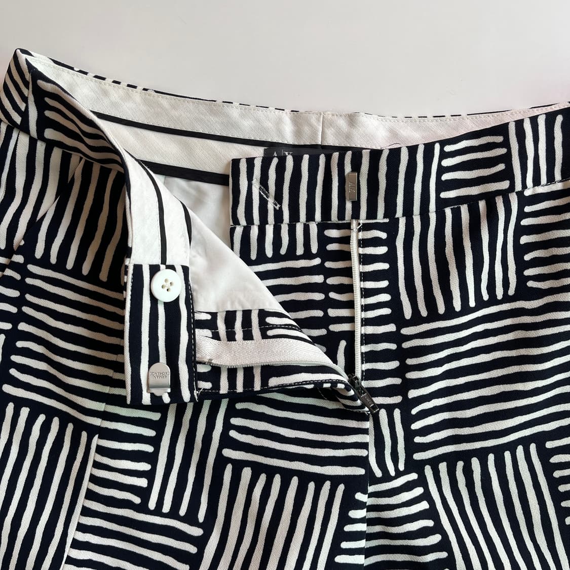 Armani Exchange Summer Shorts 상품이미지3
