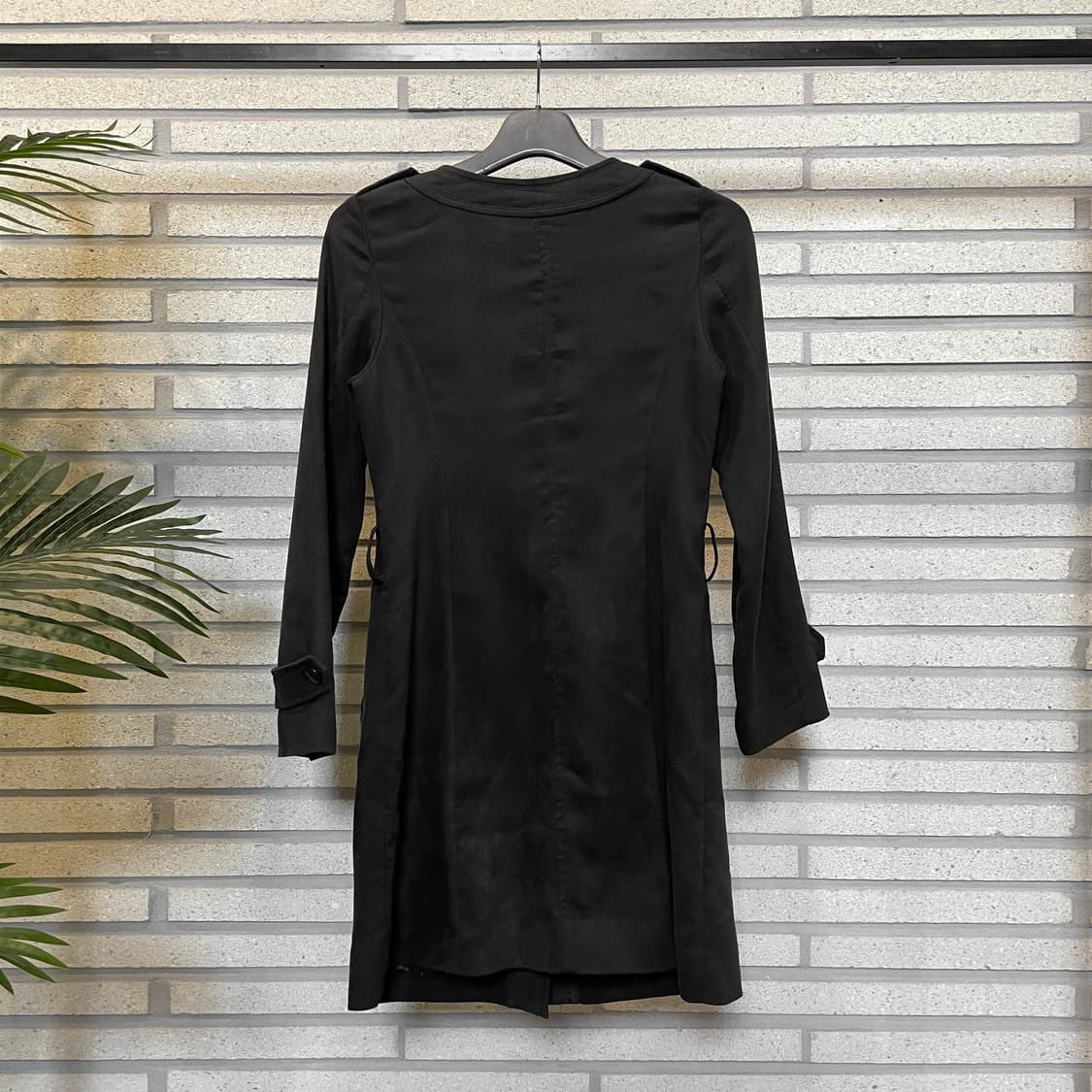 JPN VINTAGE 라운드넥 롱 코트 스웨이드 텍스쳐 견장 디테일 블랙 상품이미지3