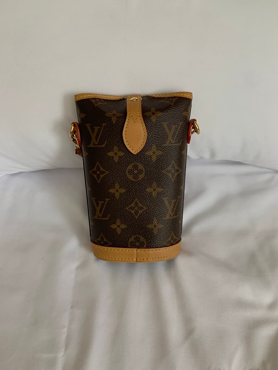 루이비통 폴드미 모노그램 파우치 크로스백 상품이미지4
