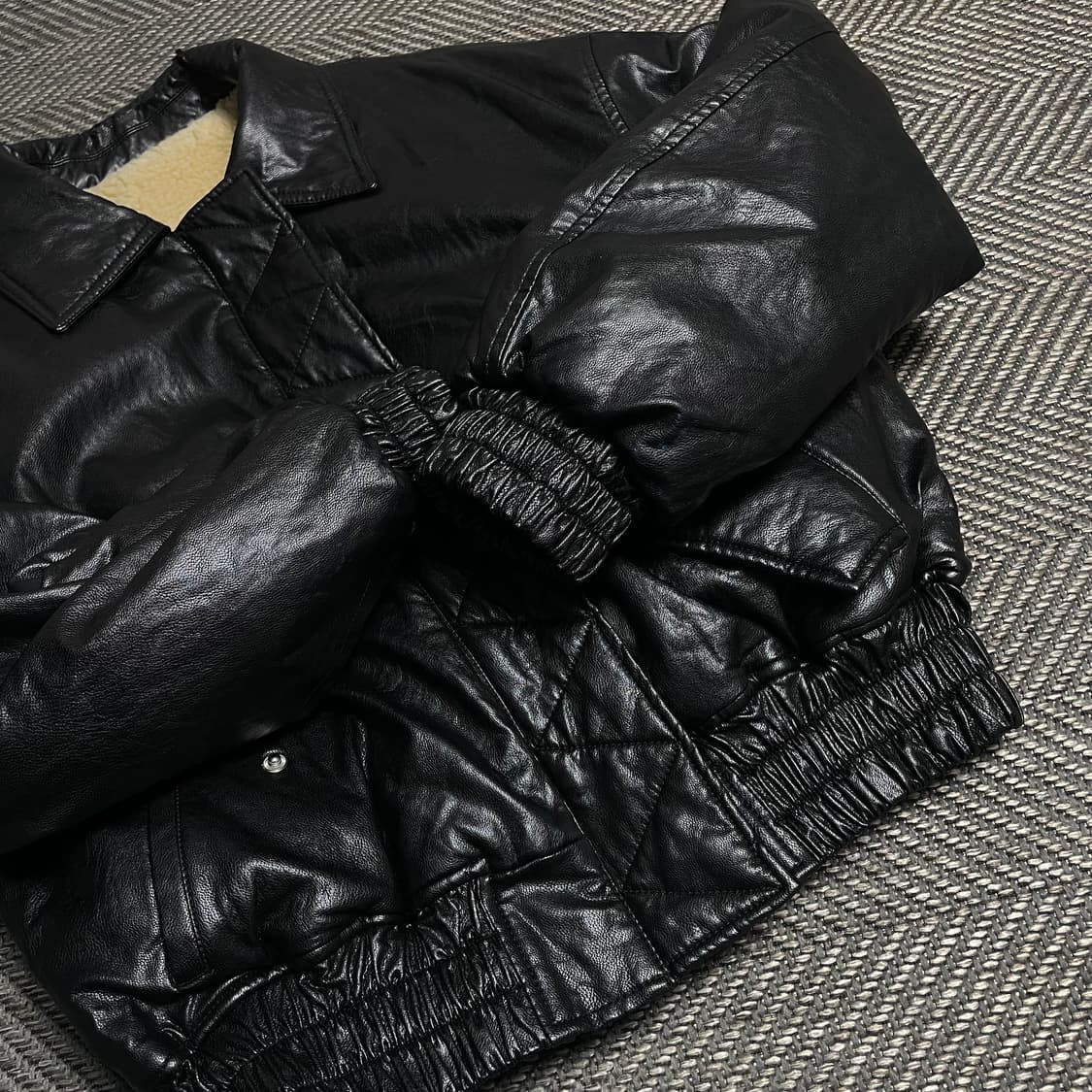 쥬시쥬디 우먼스 리버시블 가죽×플리스 크롭 쉐르파 레더자켓o 5359 상품이미지3