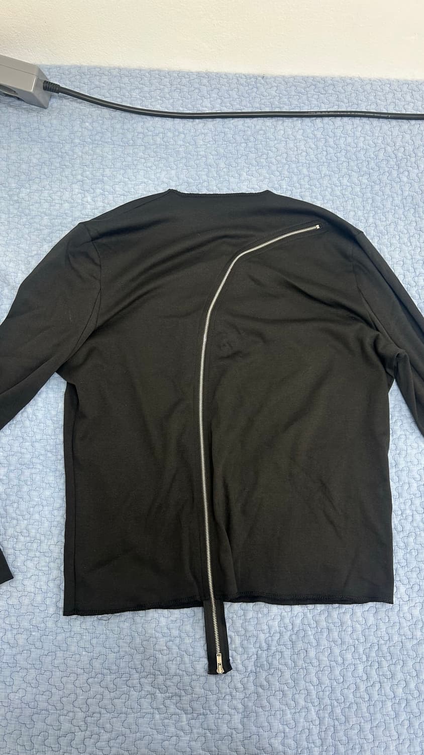[3] yyyy SCAR LINE LONG SLEEVE 상품이미지1