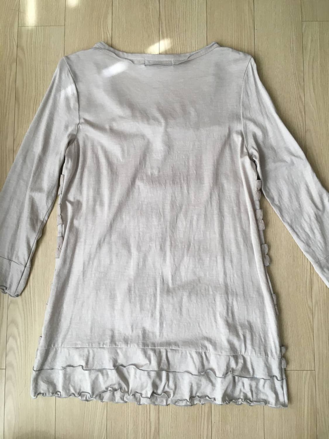 일본빈티지 뮤트 그레이 도트 프릴 장식 티셔츠 모스키노 꼼데 cos 상품이미지3