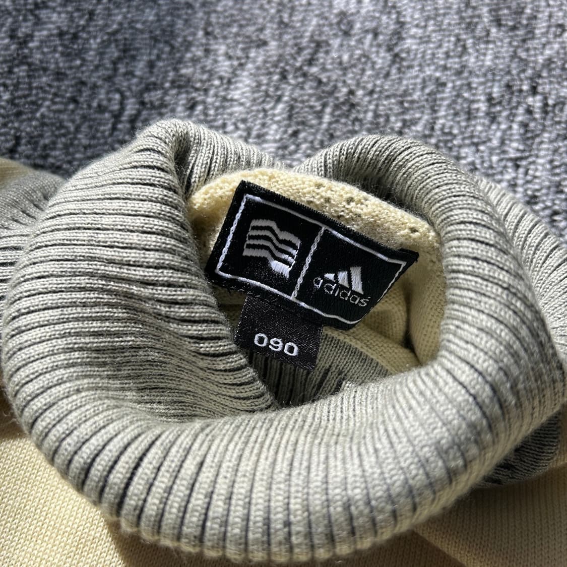 아디다스 골프 터틀넥 옐로우 니트 상품이미지7