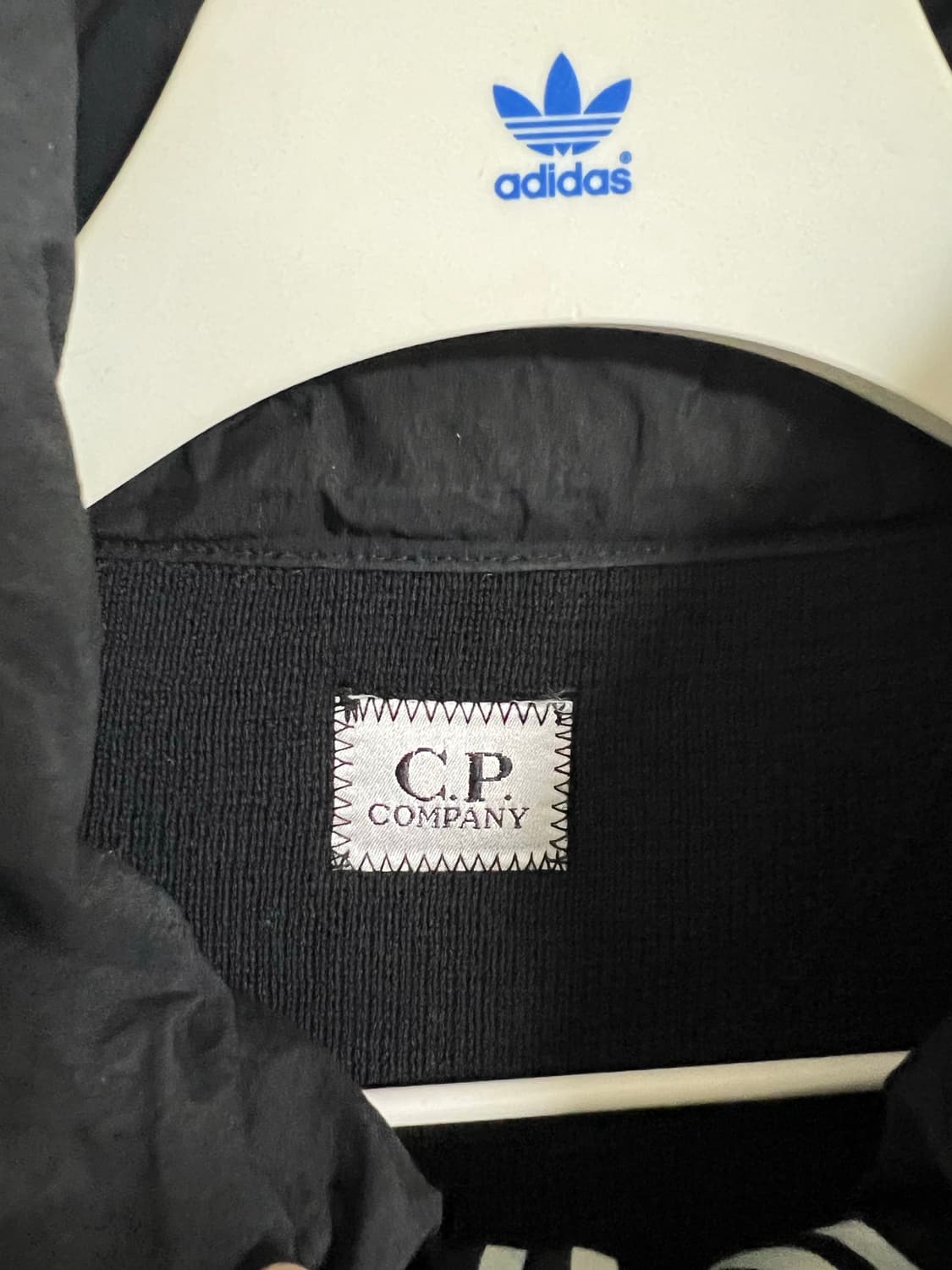 CP컴퍼니 고글후드집업니트 L 100 상품이미지9