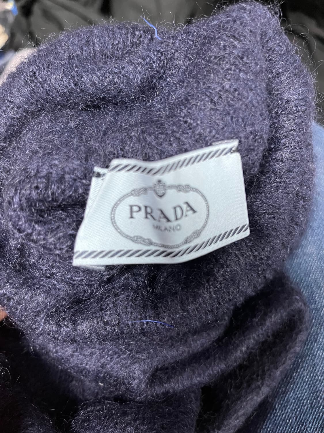 프라다 네이비 모헤어 터틀넥 상품이미지3