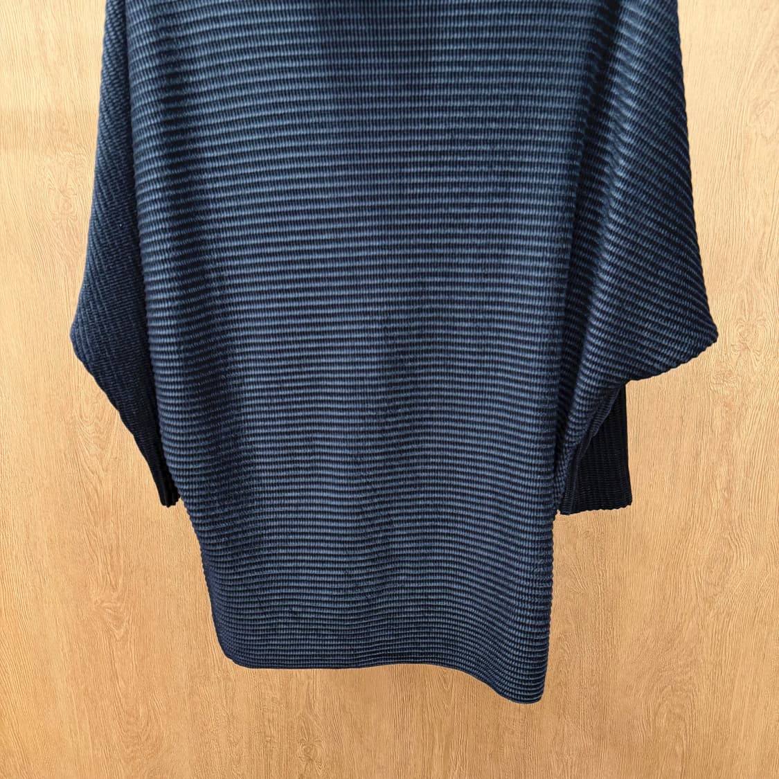 스피치오 하이넥 플리츠 롱 탑 드롭 숄더 하프 슬리브 디테일 루즈핏 블랙 상품이미지5