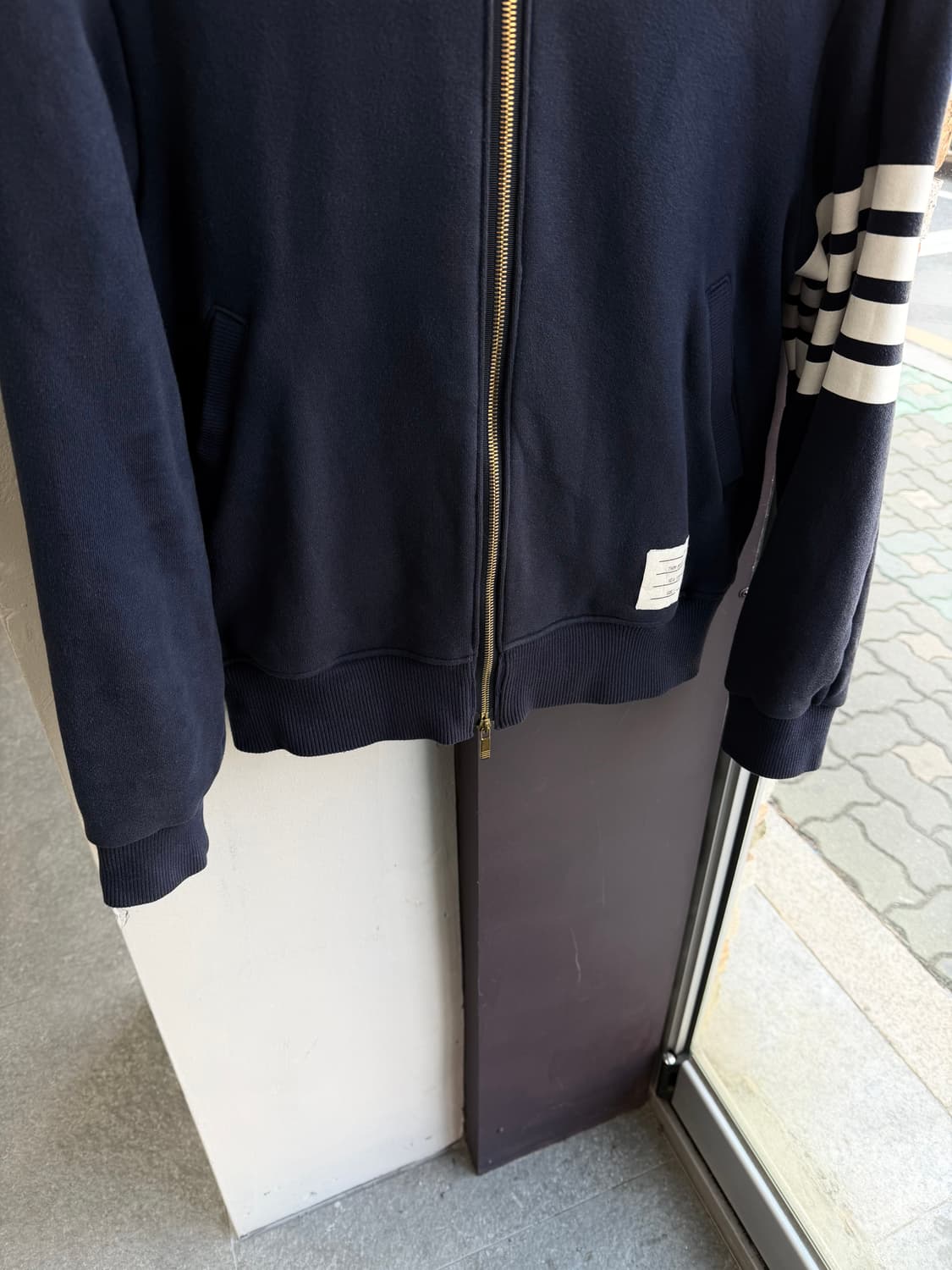 1/ 톰브라운 클래식 4-바 루프백 집업 자켓 상품이미지5