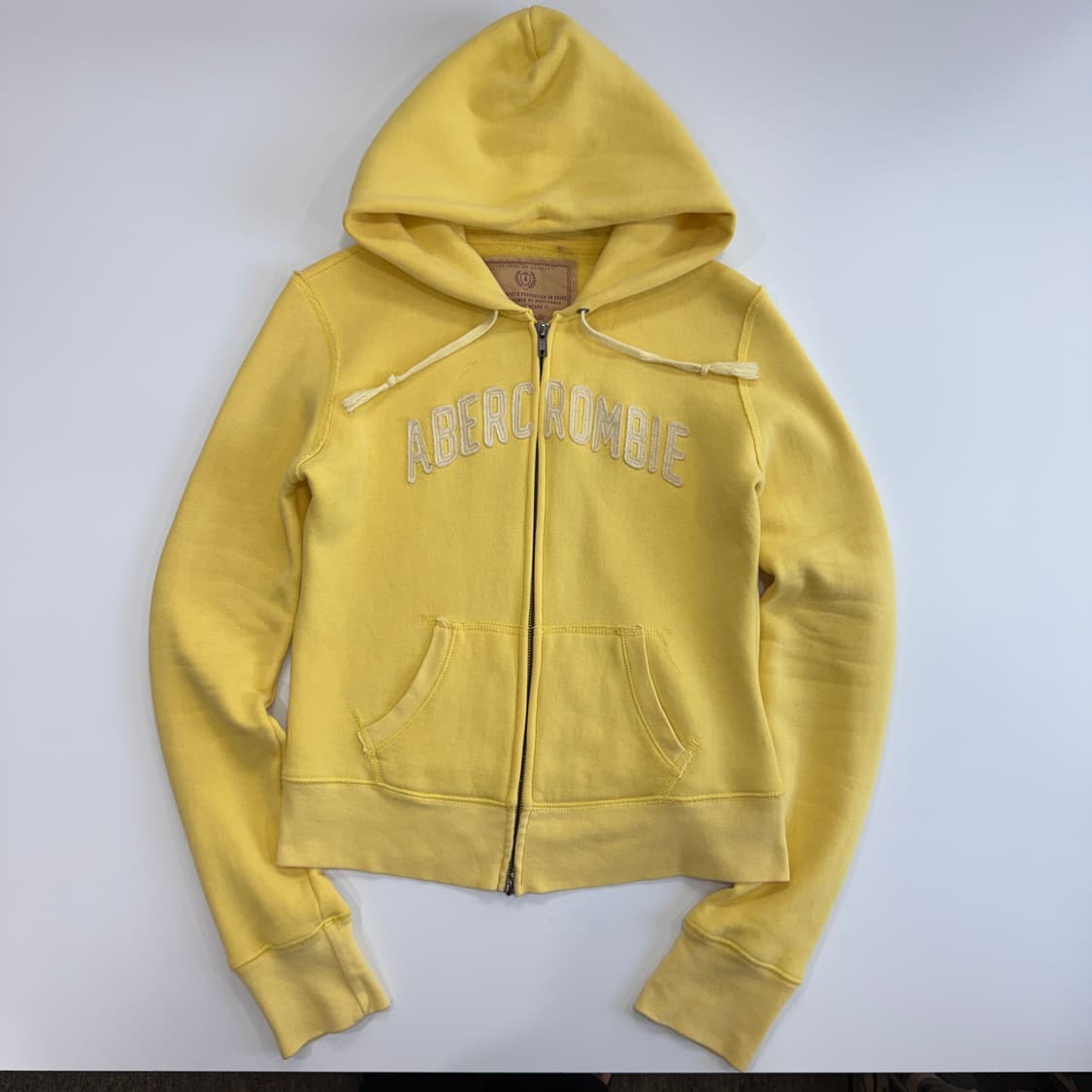 Abercrombie 아베크롬비 크림 옐로우 자수 후드집업 상품이미지3