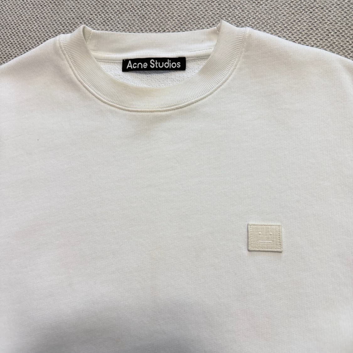 아크네 스튜디오 페이스 로고 맨투맨 상품이미지3