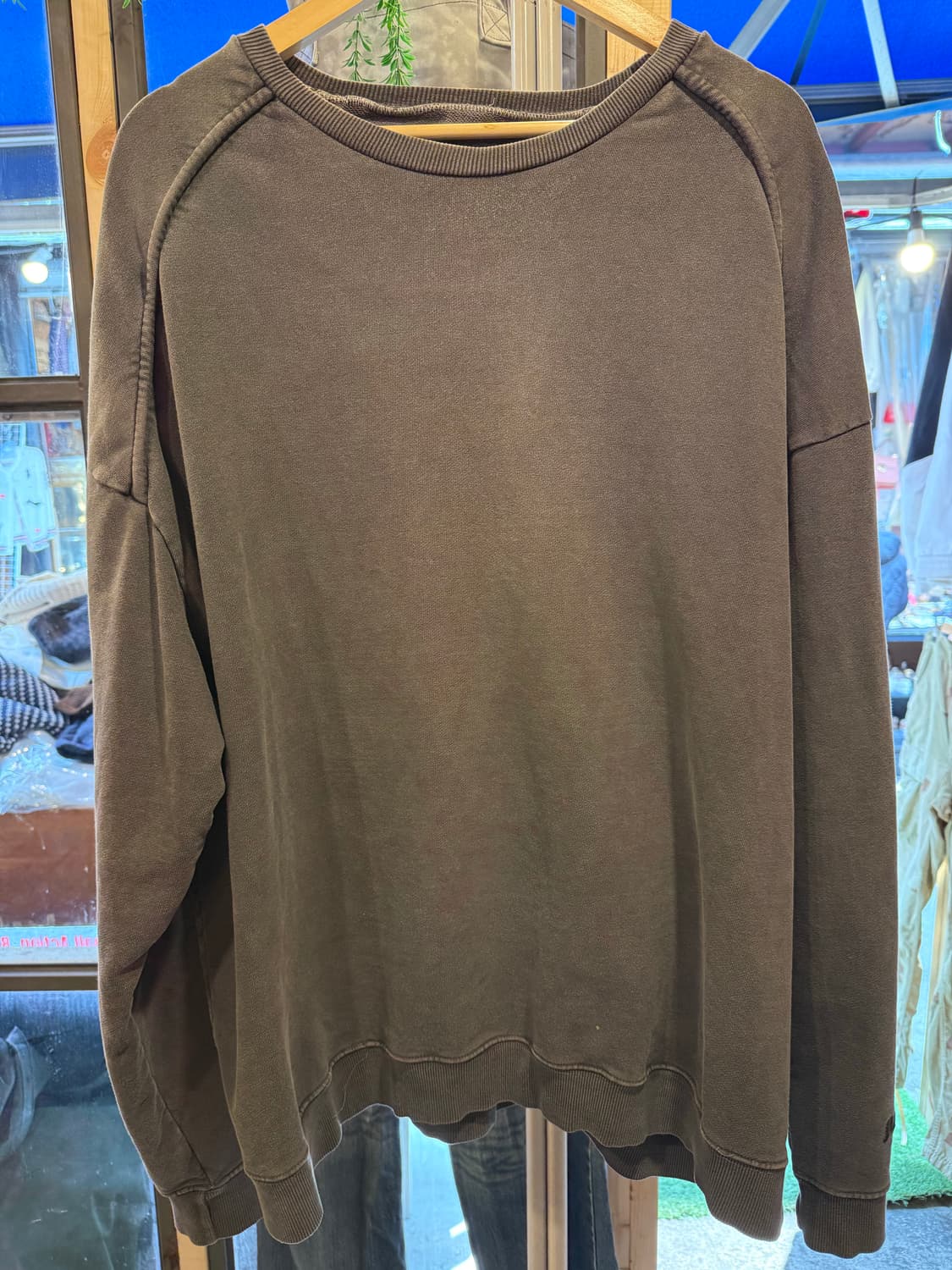 준지 그레이시 브라운 맨투맨 상품이미지1