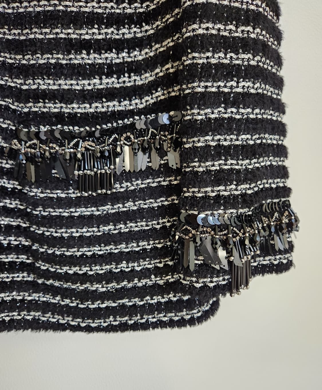 ST.JOHN 센존 쥬얼리장식 트위드자켓 6사이즈(55~66사이즈) 상품이미지4