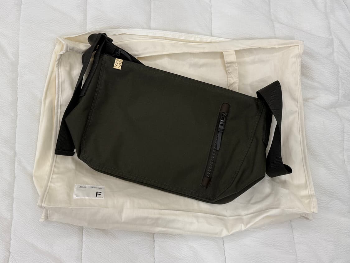 visvim 비즈빔 25ss / 찰리 숄더백 M 차콜 상품이미지1