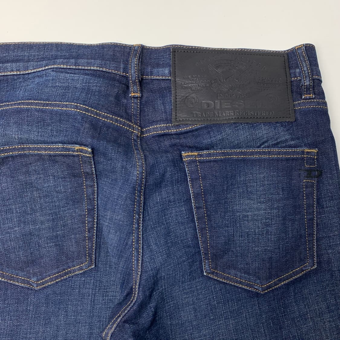 [31-33/정품] 디젤 D-Strvkt 슬림핏 남성 데님팬츠 청바지 상품이미지4