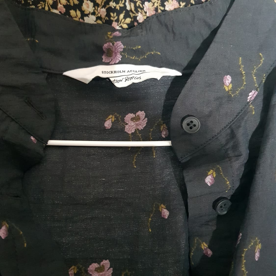 앤아더스토리즈 민소매 블라우스 상품이미지5