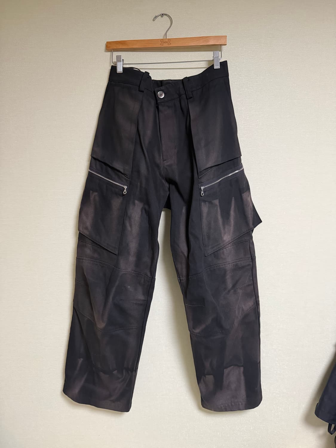 [L]jiyongkim 멀티포켓 트라우저 상품이미지1