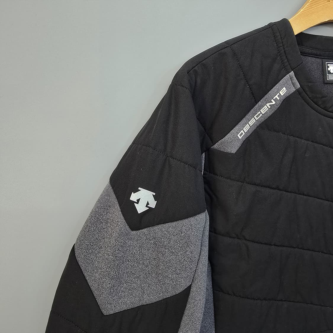데상트(Descentef) 골프 패딩 티셔츠 95 상품이미지2