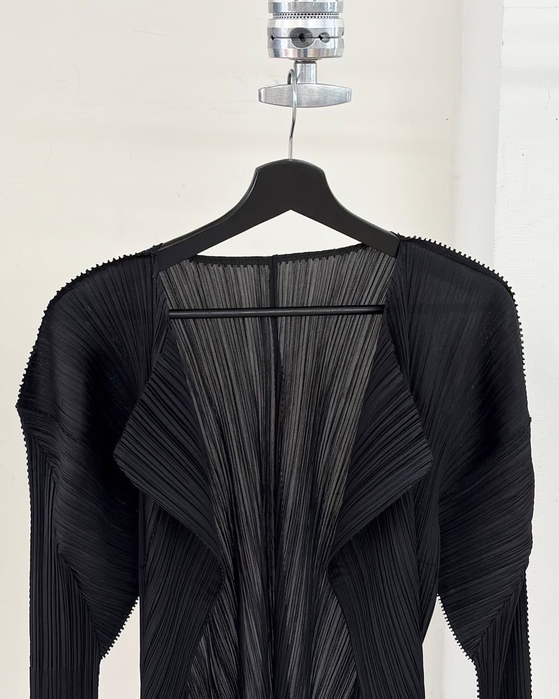 플리츠플리즈 블랙 베이직 링컬 가디건  상품이미지4