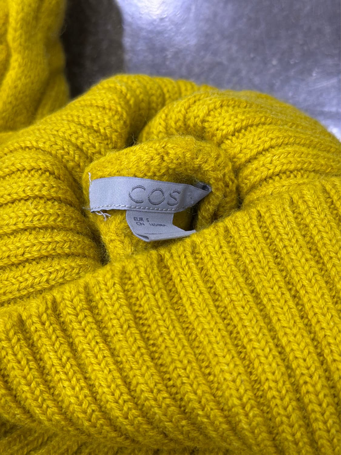 COS 코스 100% 울 터틀넥 스웨터 사이드 절개 케이블 니트 S 상품이미지8