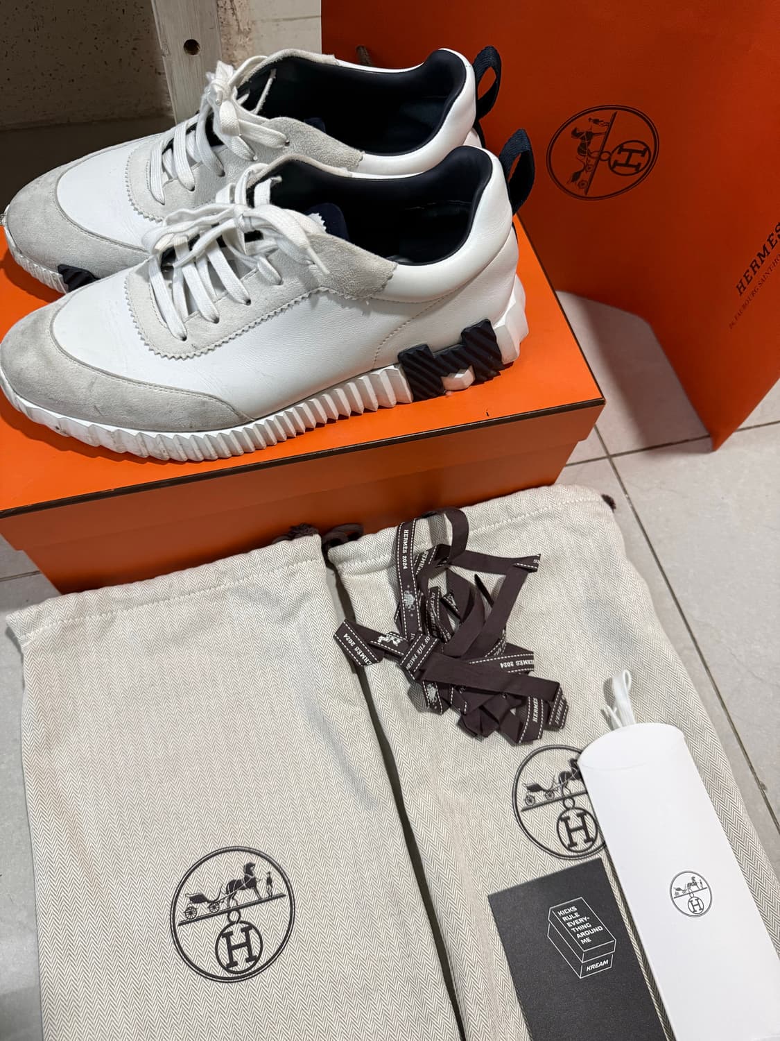 크림판 풀박스 에르메스 바운싱 스니커즈 42사이즈 상품이미지2
