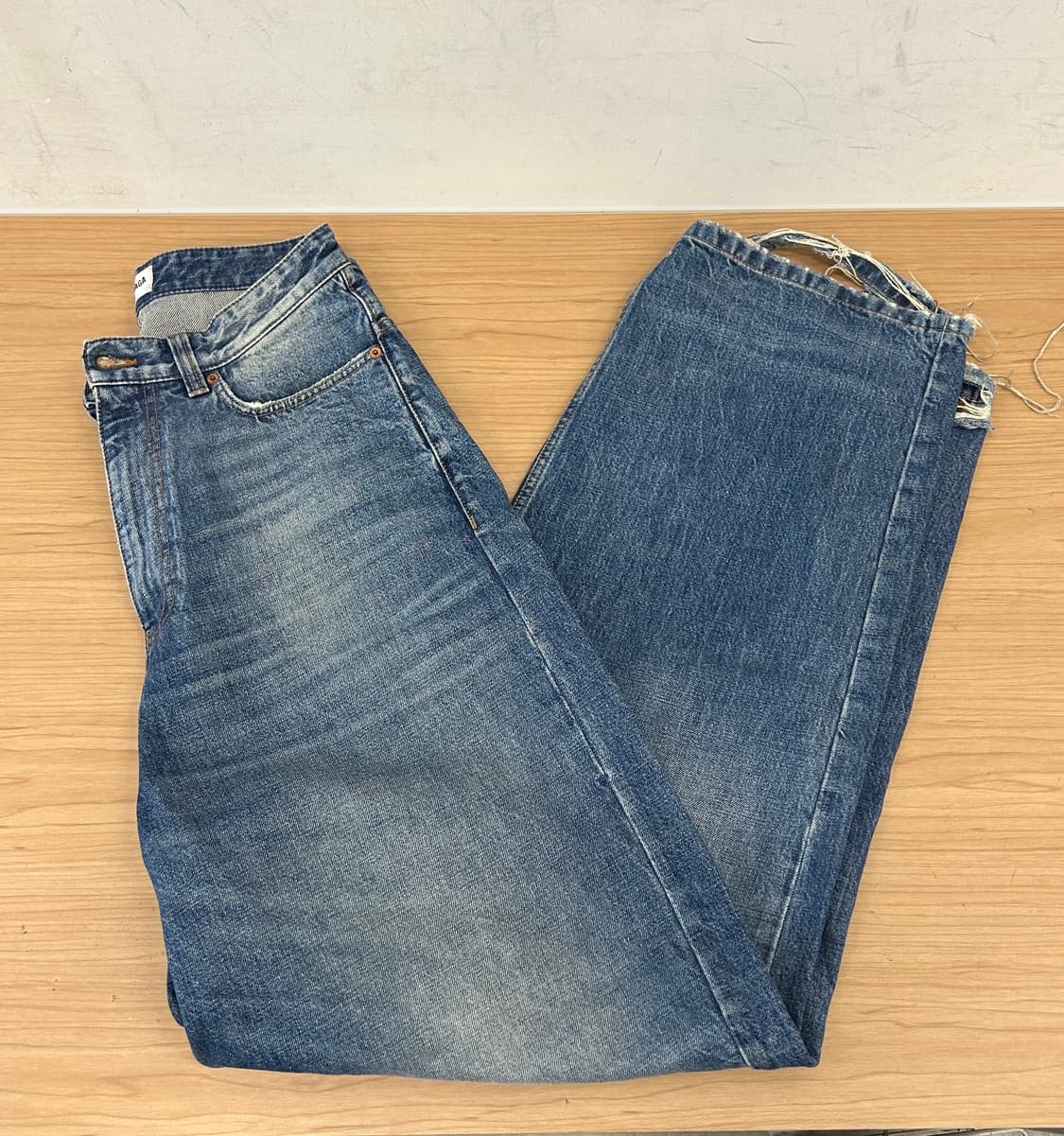 발렌시아가 풀업 데님 중청 상품이미지5