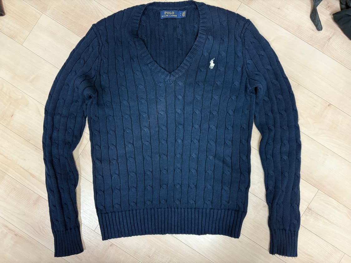 폴로 브이넥 니트 상품이미지1