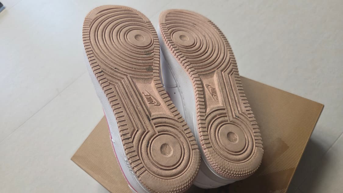 나이키 에어 포스 1 발렌타인데이 2022 상품이미지5